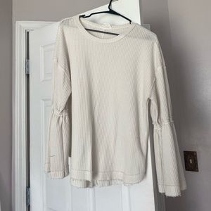 bell sleeved thin sweater